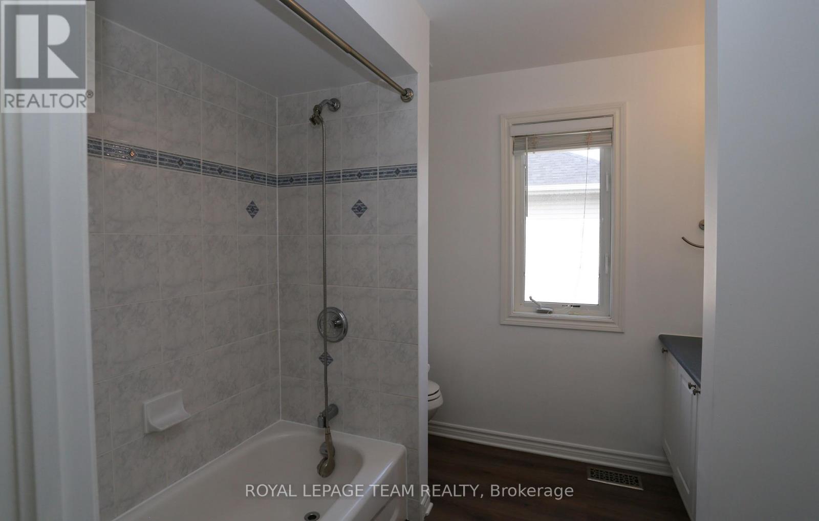 78 Friendly Crescent, Ottawa, Ontario  K2S 2B5 - Photo 34 - X12347007