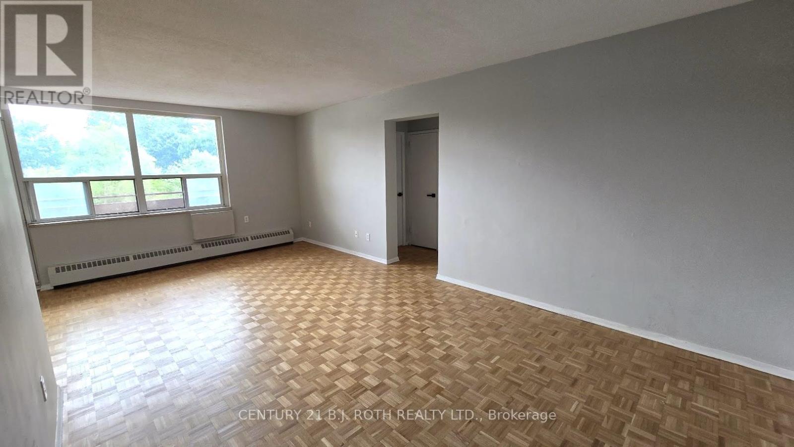 507 - 37 Peel Street, Barrie, Ontario  L4M 3L1 - Photo 2 - S12346806