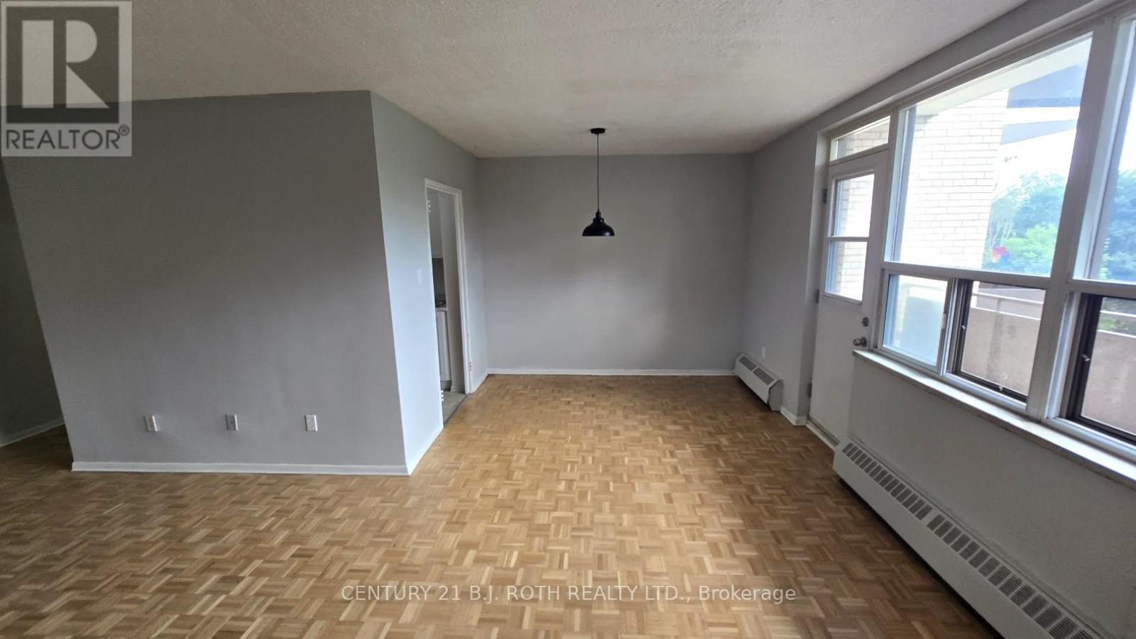507 - 37 Peel Street, Barrie, Ontario  L4M 3L1 - Photo 4 - S12346806