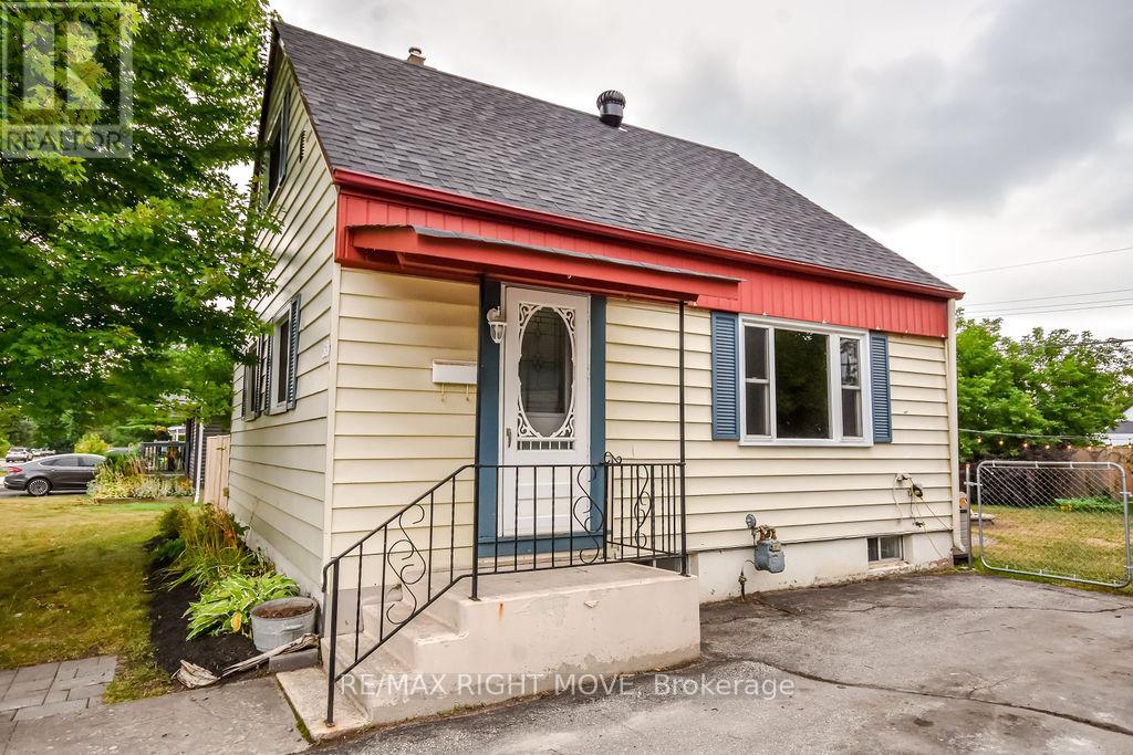 320 Hilda Street, Orillia, Ontario  L3V 1J3 - Photo 1 - S12346819