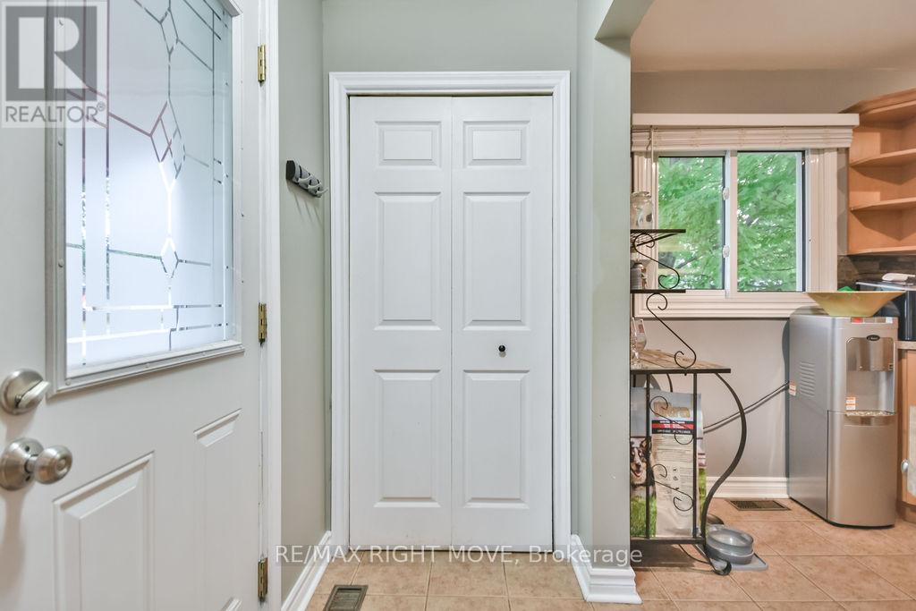 320 Hilda Street, Orillia, Ontario  L3V 1J3 - Photo 5 - S12346819