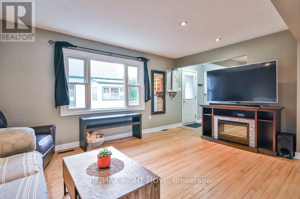 320 Hilda Street, Orillia, Ontario  L3V 1J3 - Photo 8 - S12346819
