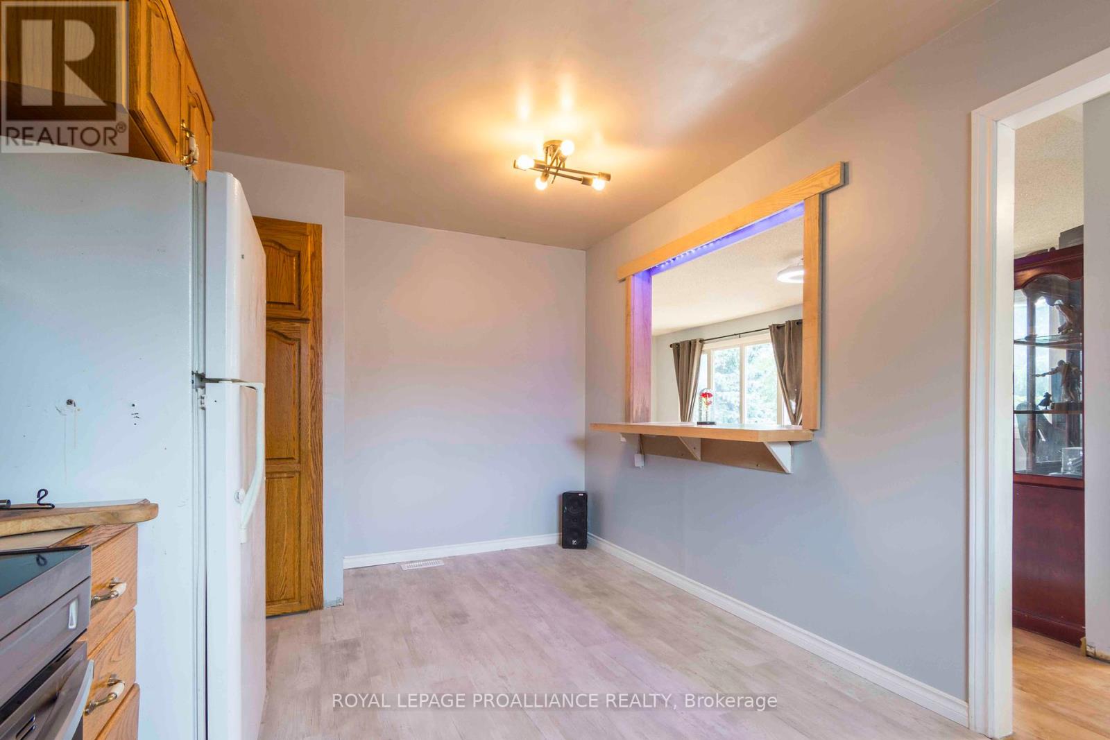 22 Connolly Avenue, Quinte West, Ontario  K8V 5T4 - Photo 12 - X12346906