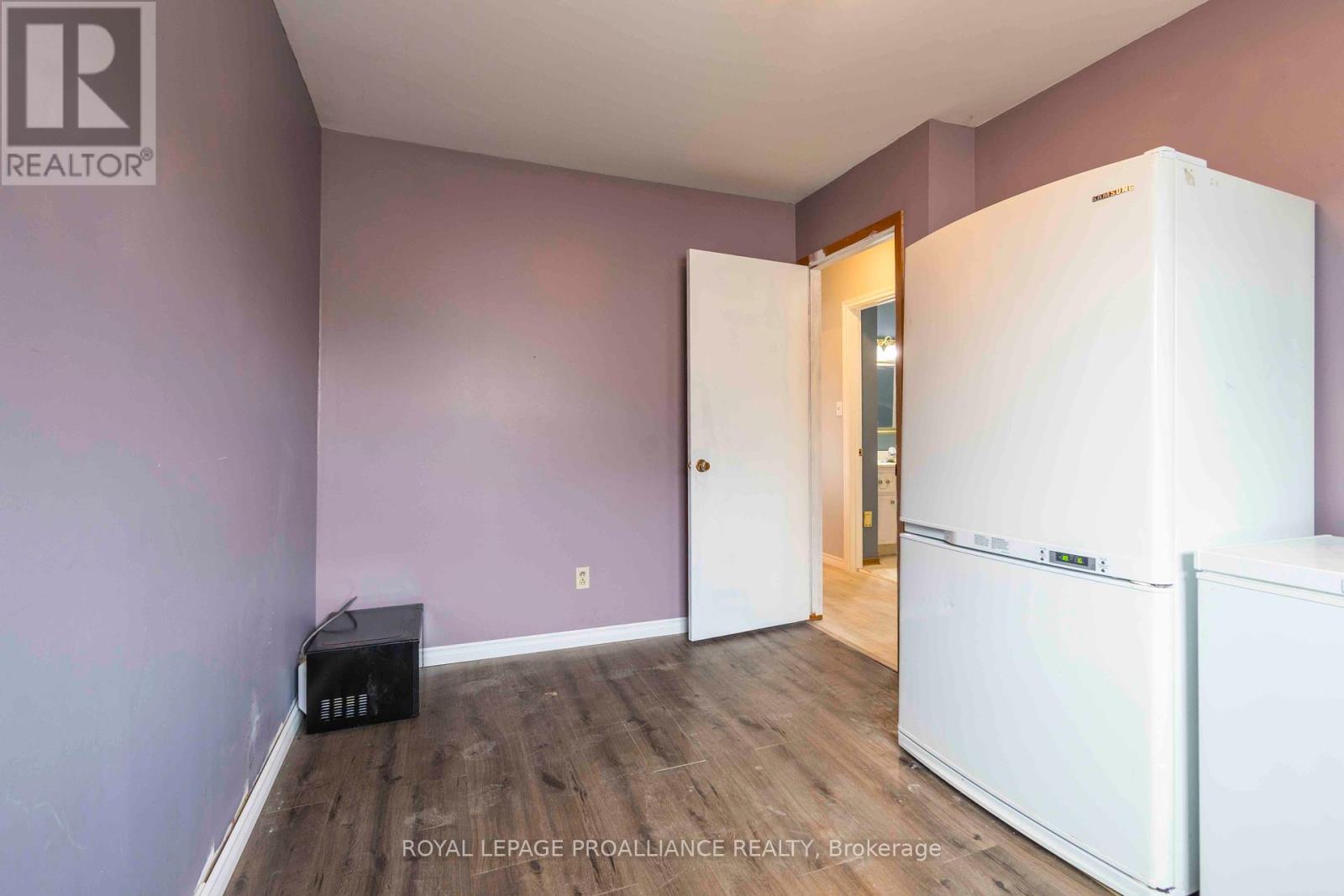 22 Connolly Avenue, Quinte West, Ontario  K8V 5T4 - Photo 16 - X12346906