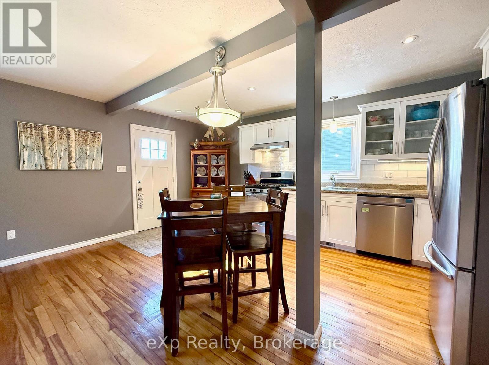 211 Elgin Street, Brockton, Ontario  N0G 2V0 - Photo 10 - X12346950