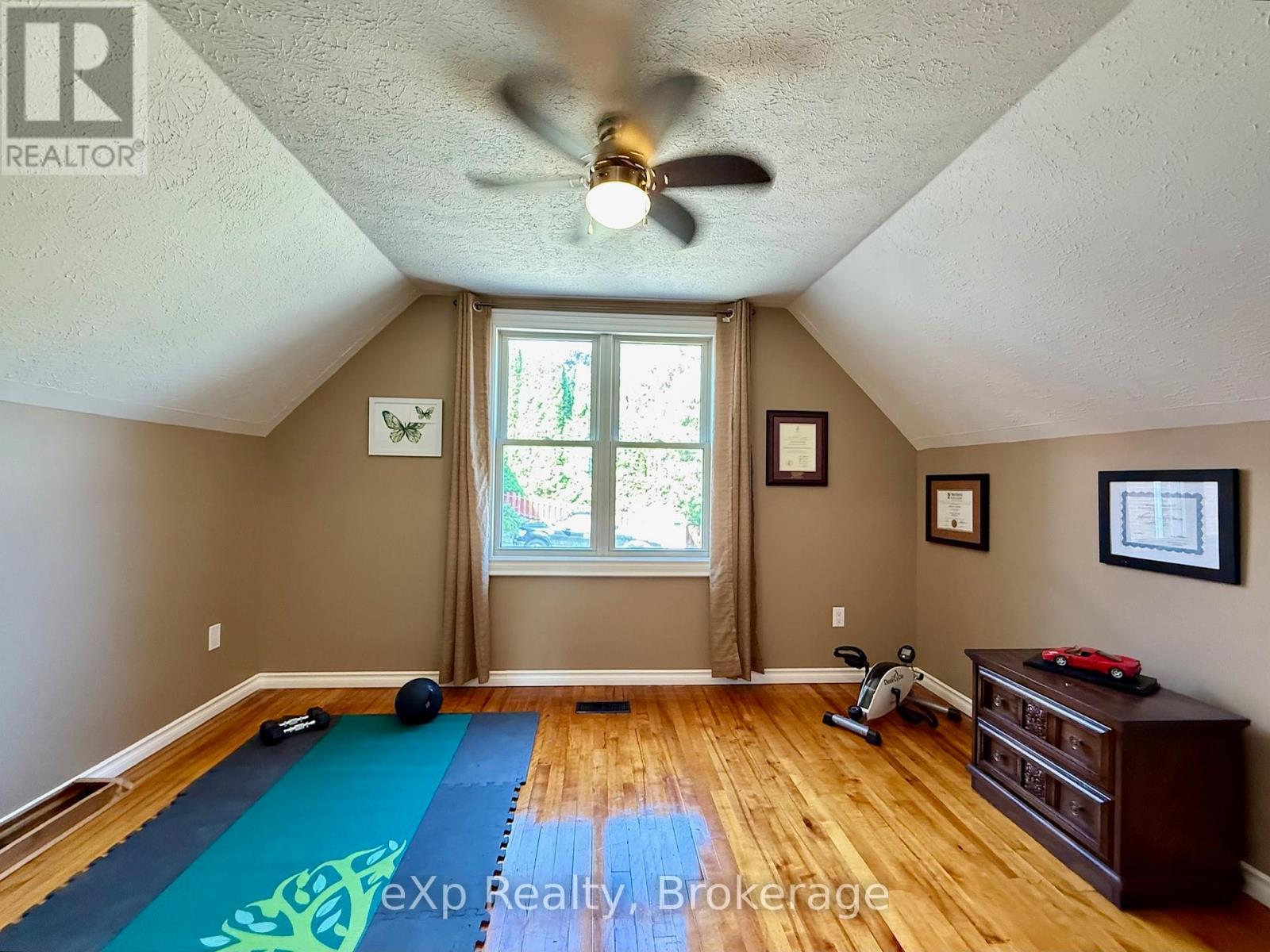 211 Elgin Street, Brockton, Ontario  N0G 2V0 - Photo 17 - X12346950