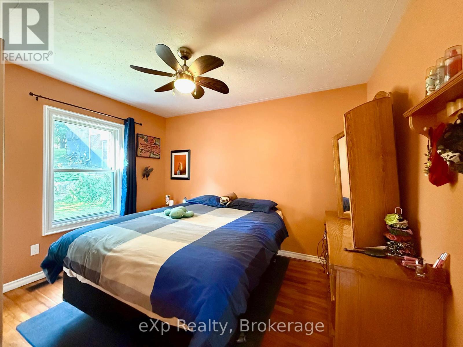 211 Elgin Street, Brockton, Ontario  N0G 2V0 - Photo 12 - X12346950