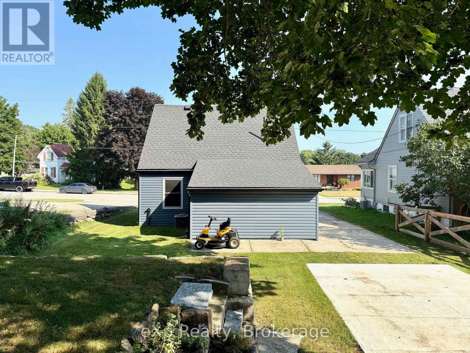 211 Elgin Street, Brockton, Ontario  N0G 2V0 - Photo 21 - X12346950