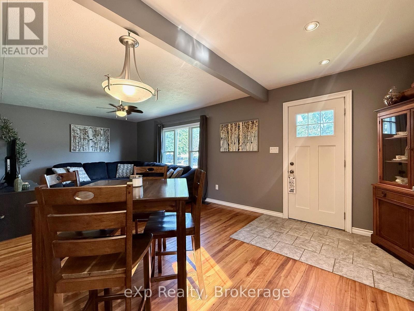 211 Elgin Street, Brockton, Ontario  N0G 2V0 - Photo 6 - X12346950