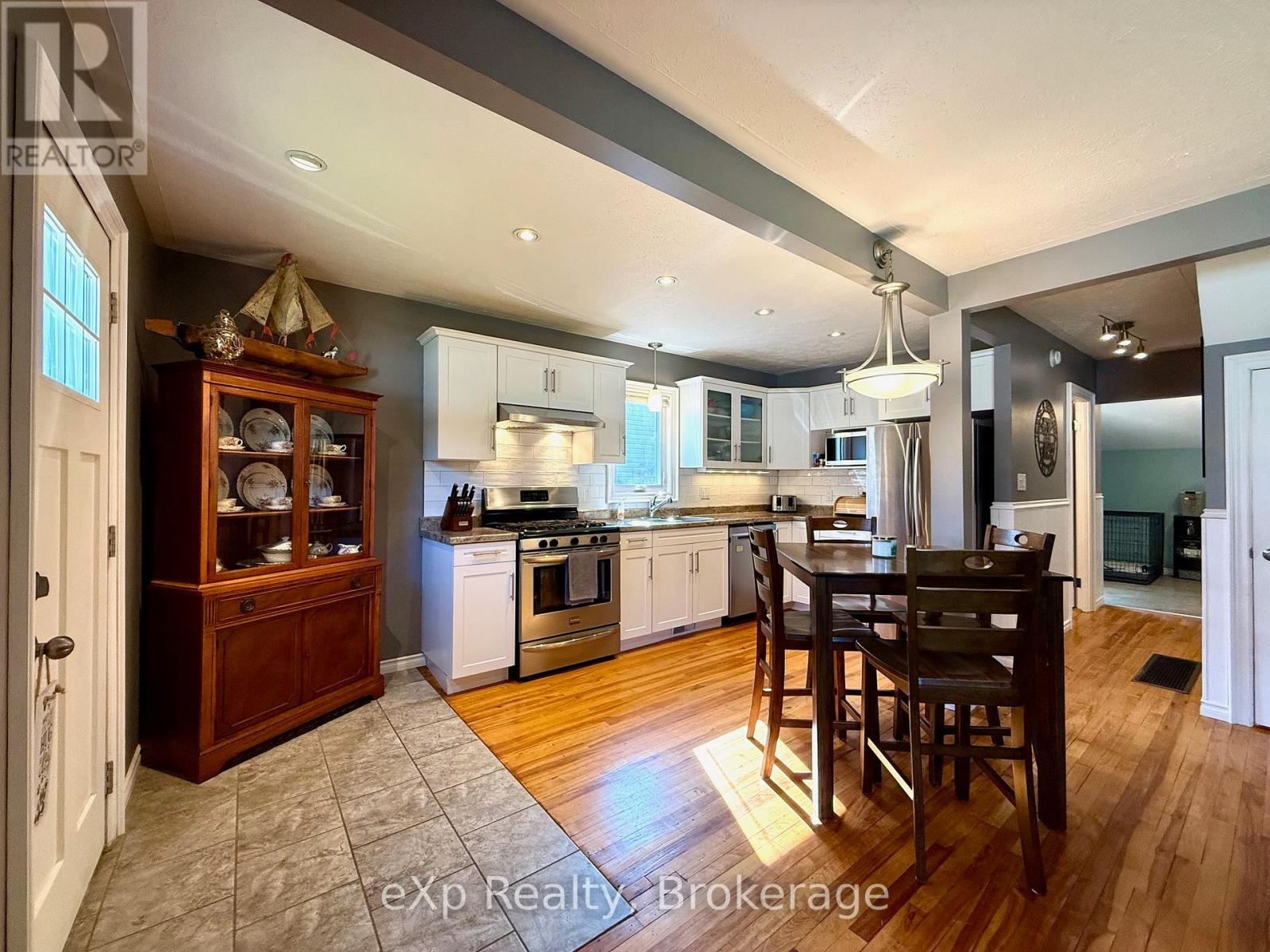 211 Elgin Street, Brockton, Ontario  N0G 2V0 - Photo 7 - X12346950