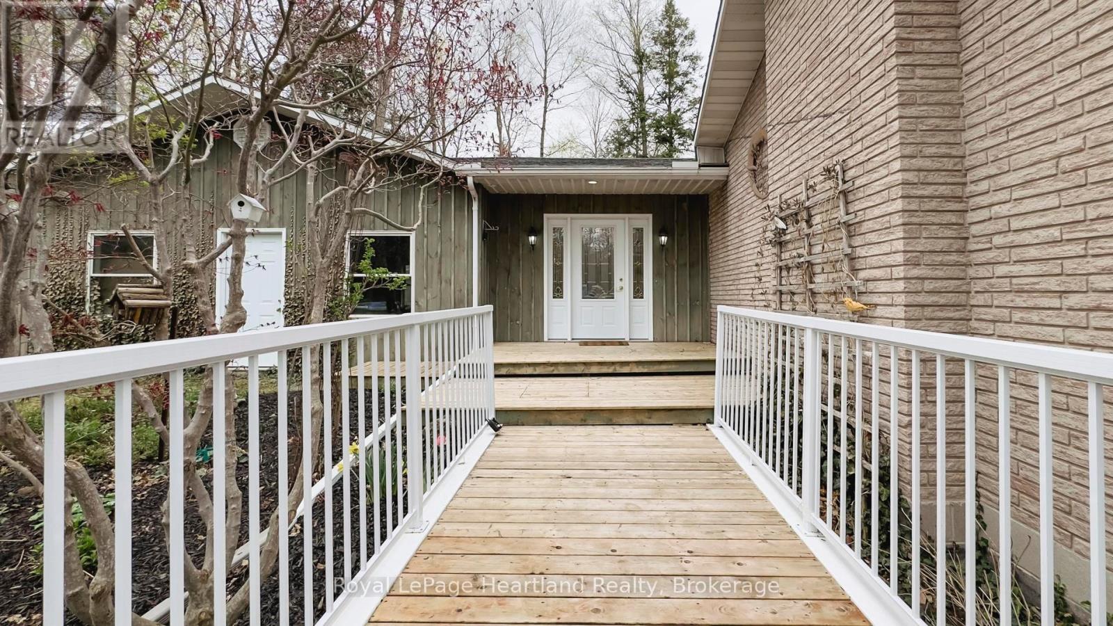 41829 Amberley Road, Morris Turnberry (Turnberry), Ontario  N0G 1G0 - Photo 35 - X12347018