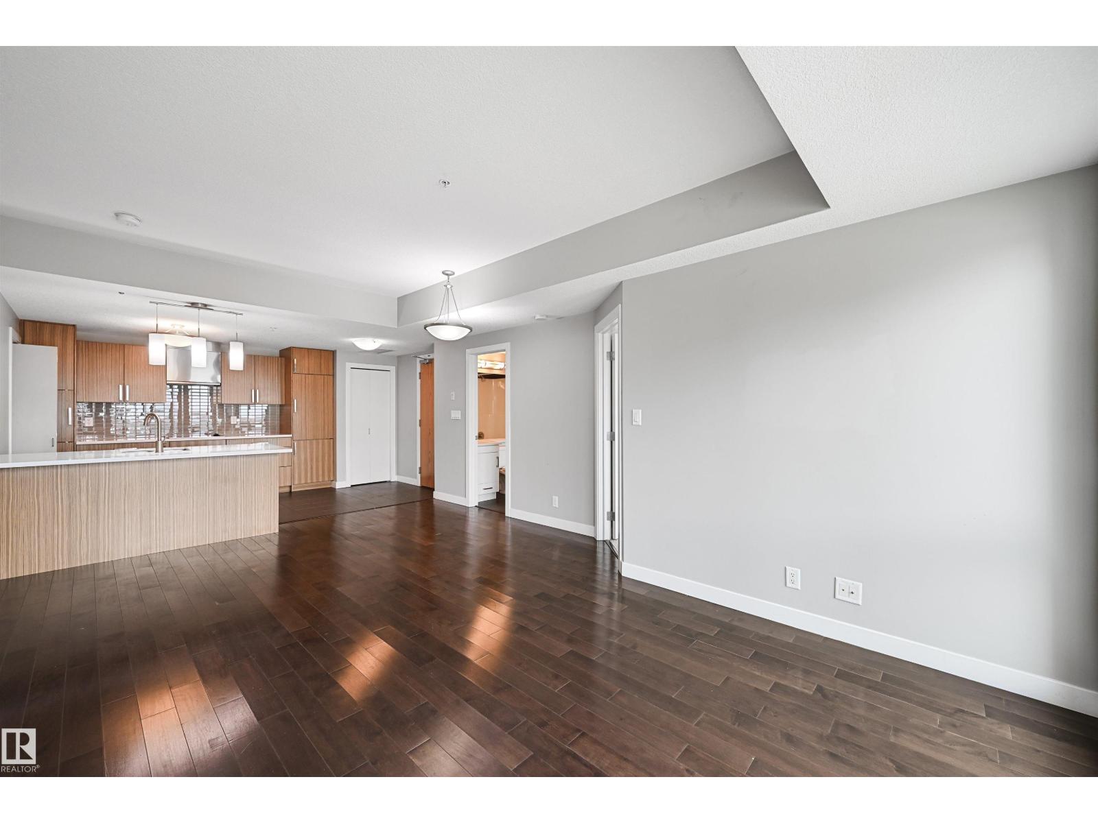 #1007 10055 118 St Nw, Edmonton, Alberta  T5K 0C1 - Photo 2 - E4453163