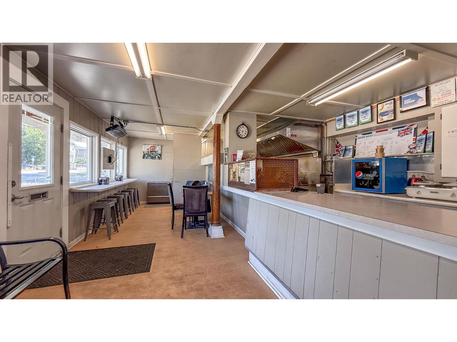 1359 Sutherland Avenue Kelowna Photo 7