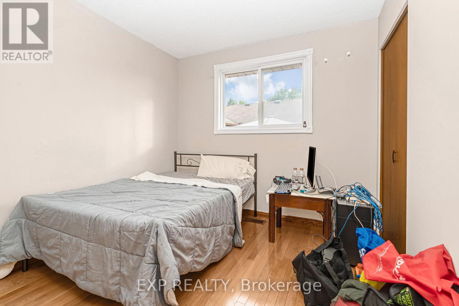 115 Scenic Wood Crescent, Kitchener, Ontario  N2A 3N2 - Photo 10 - X12346800