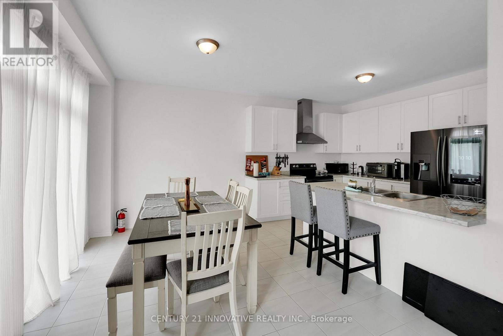 1450 Sharon Drive, Fort Erie, Ontario  L2A 0C8 - Photo 12 - X12346843