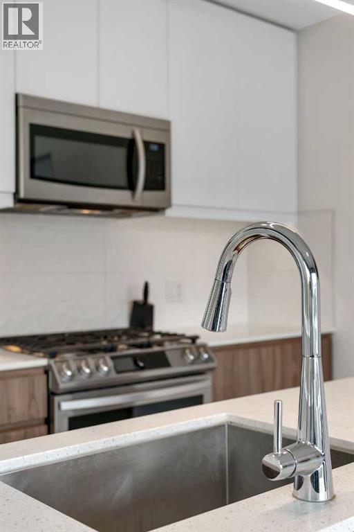 Property at 317 9A Street NW image 5