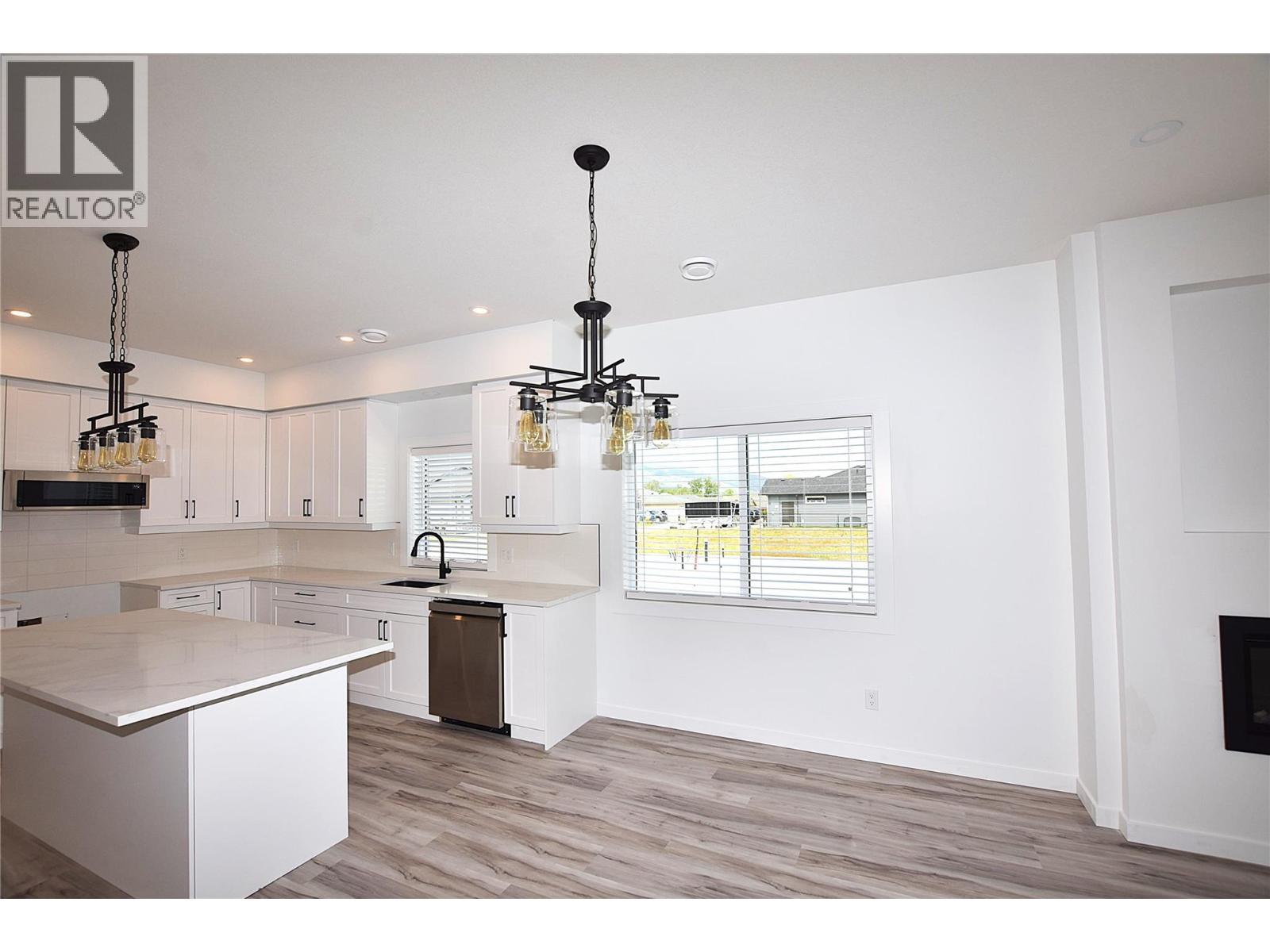 592 Nighthawk Avenue, Vernon, British Columbia  V1H 2A1 - Photo 14 - 10349031