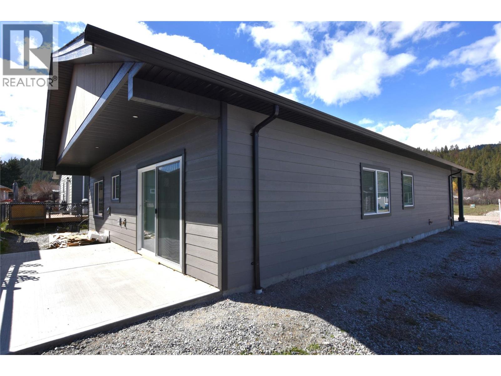 592 Nighthawk Avenue, Vernon, British Columbia  V1H 2A1 - Photo 6 - 10349031