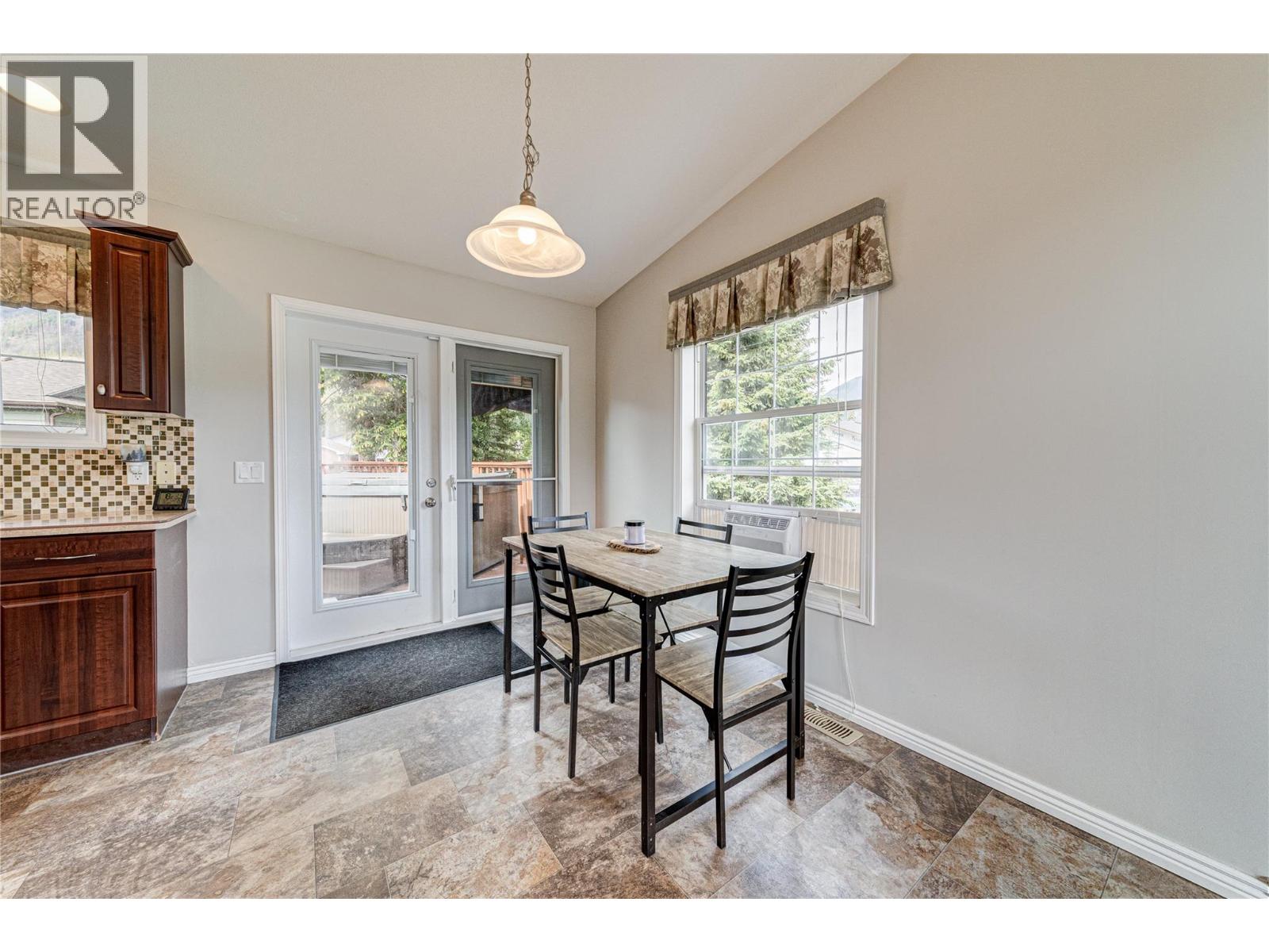 1321 Whitewood Crescent, Sparwood, British Columbia  V0B 2G2 - Photo 7 - 10359194