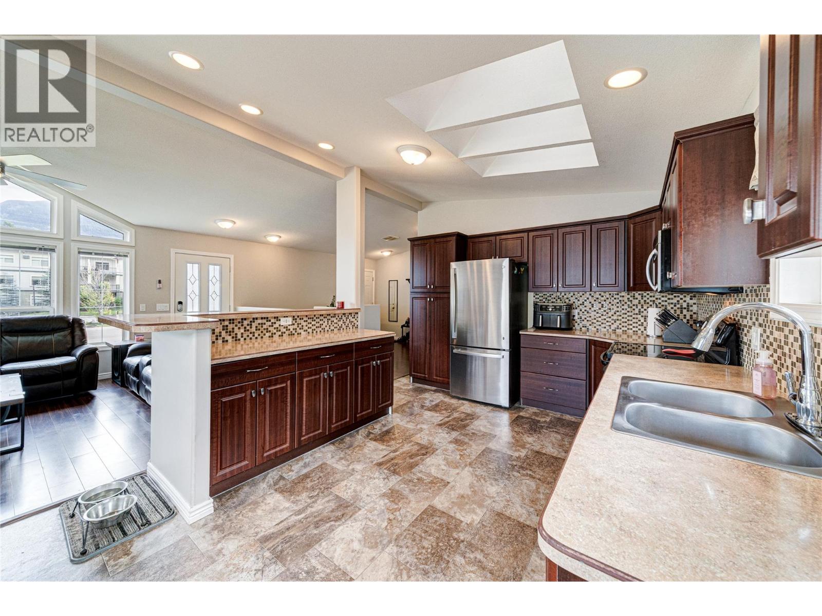 1321 Whitewood Crescent, Sparwood, British Columbia  V0B 2G2 - Photo 9 - 10359194