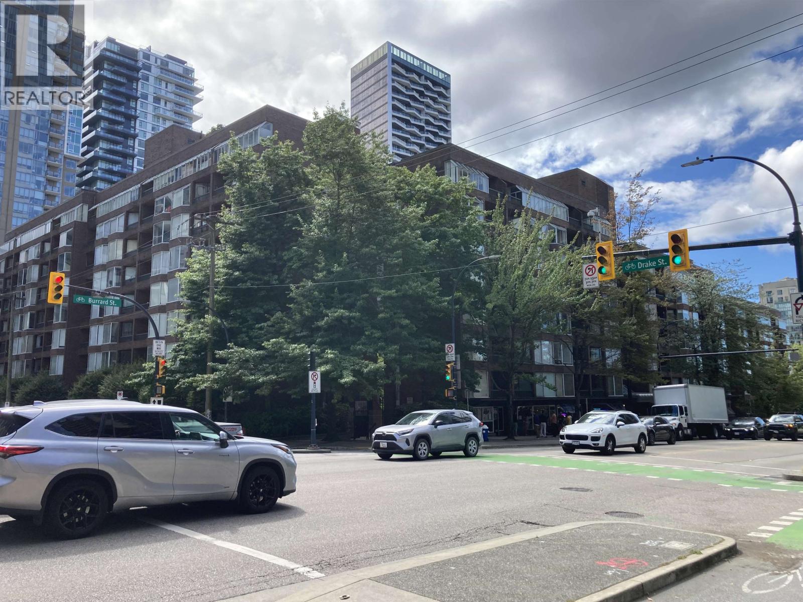 411 1330 Burrard Street, Vancouver, British Columbia  V6Z 2B8 - Photo 1 - R3032918