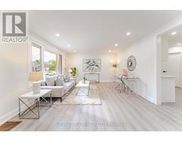 88 CASTLE HILL DRIVE, Toronto, Ontario