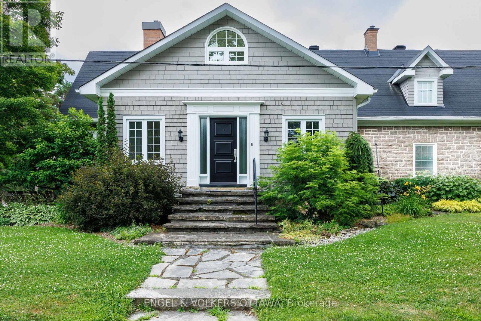 233 STRATHBURN STREET, Mississippi Mills, Ontario