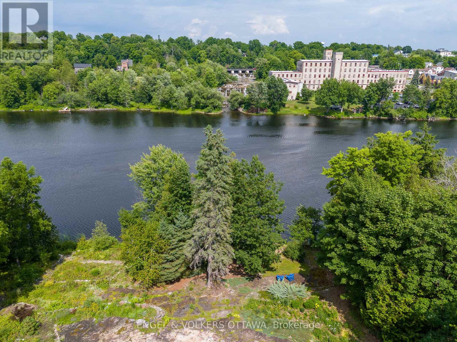 233 Strathburn Street, Mississippi Mills, Ontario  K0A 1A0 - Photo 43 - X12347080