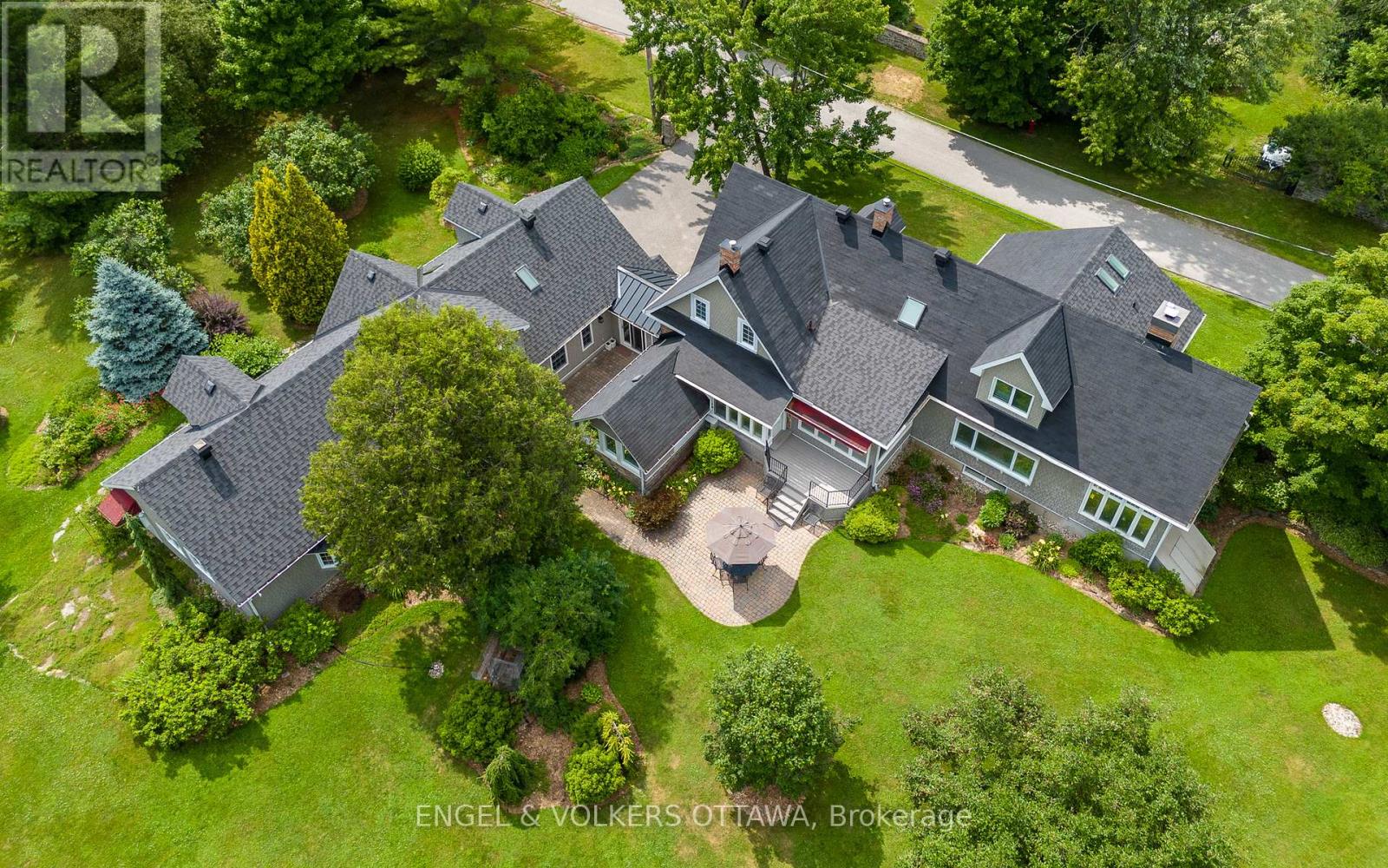 233 Strathburn Street, Mississippi Mills, Ontario  K0A 1A0 - Photo 45 - X12347080