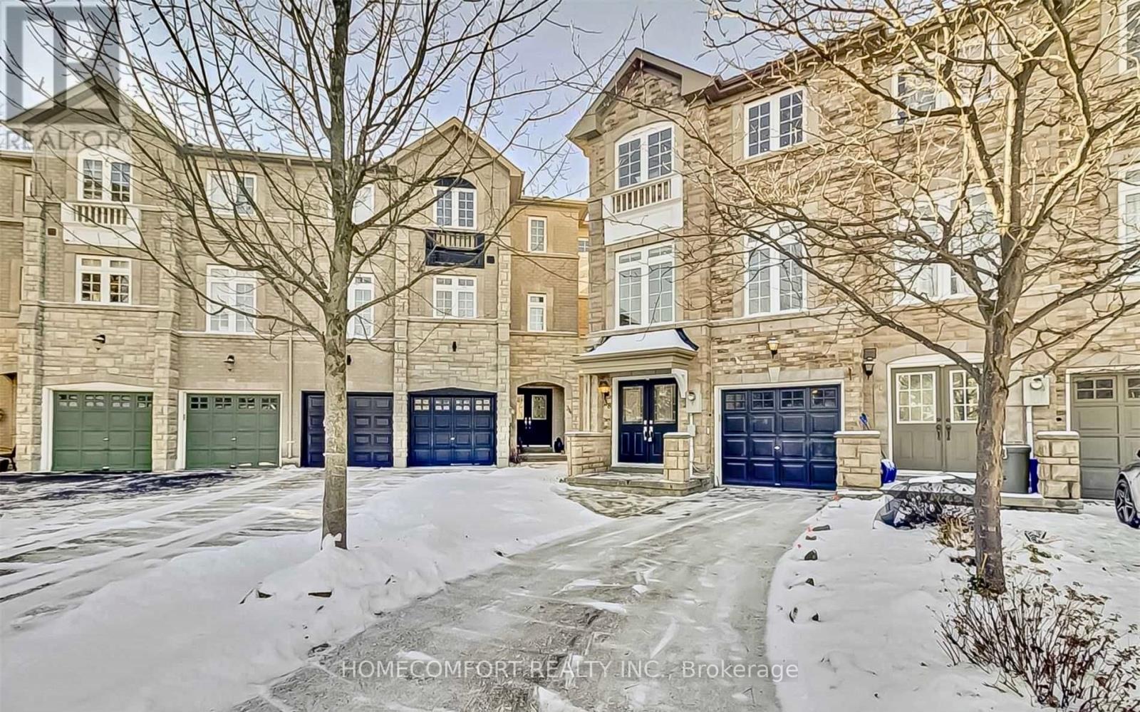 38 Burgon Place, Aurora, Ontario  L4G 7Y2 - Photo 2 - N12346948