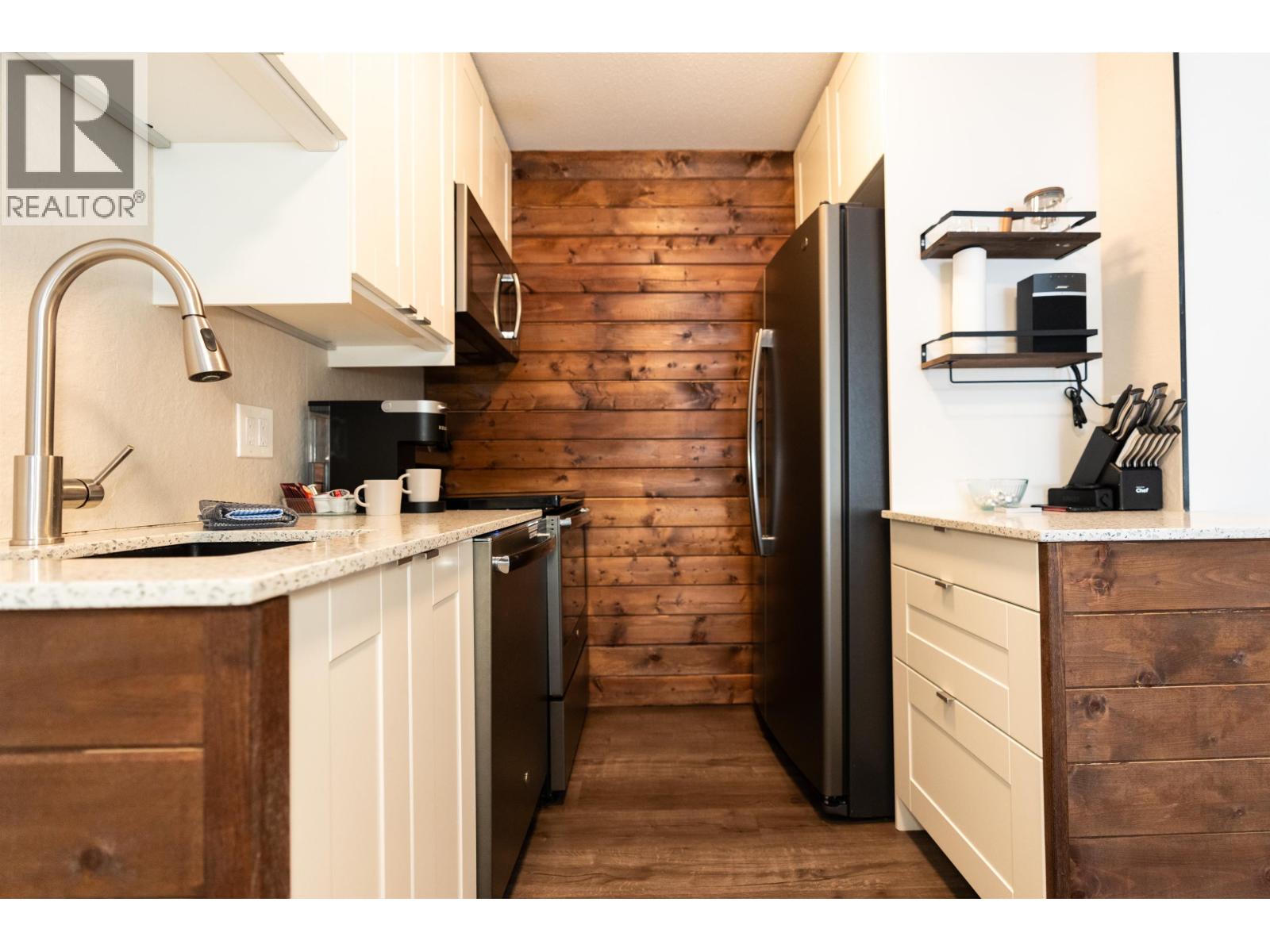 8 2213 Marmot Place, Whistler, British Columbia  V8E 0H3 - Photo 5 - R3037521