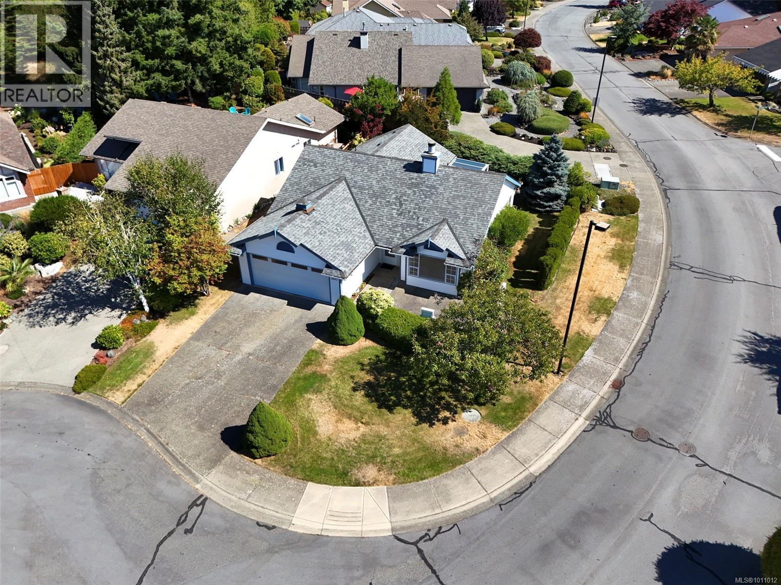 Property at 3697 Arbutus Dr N image 2