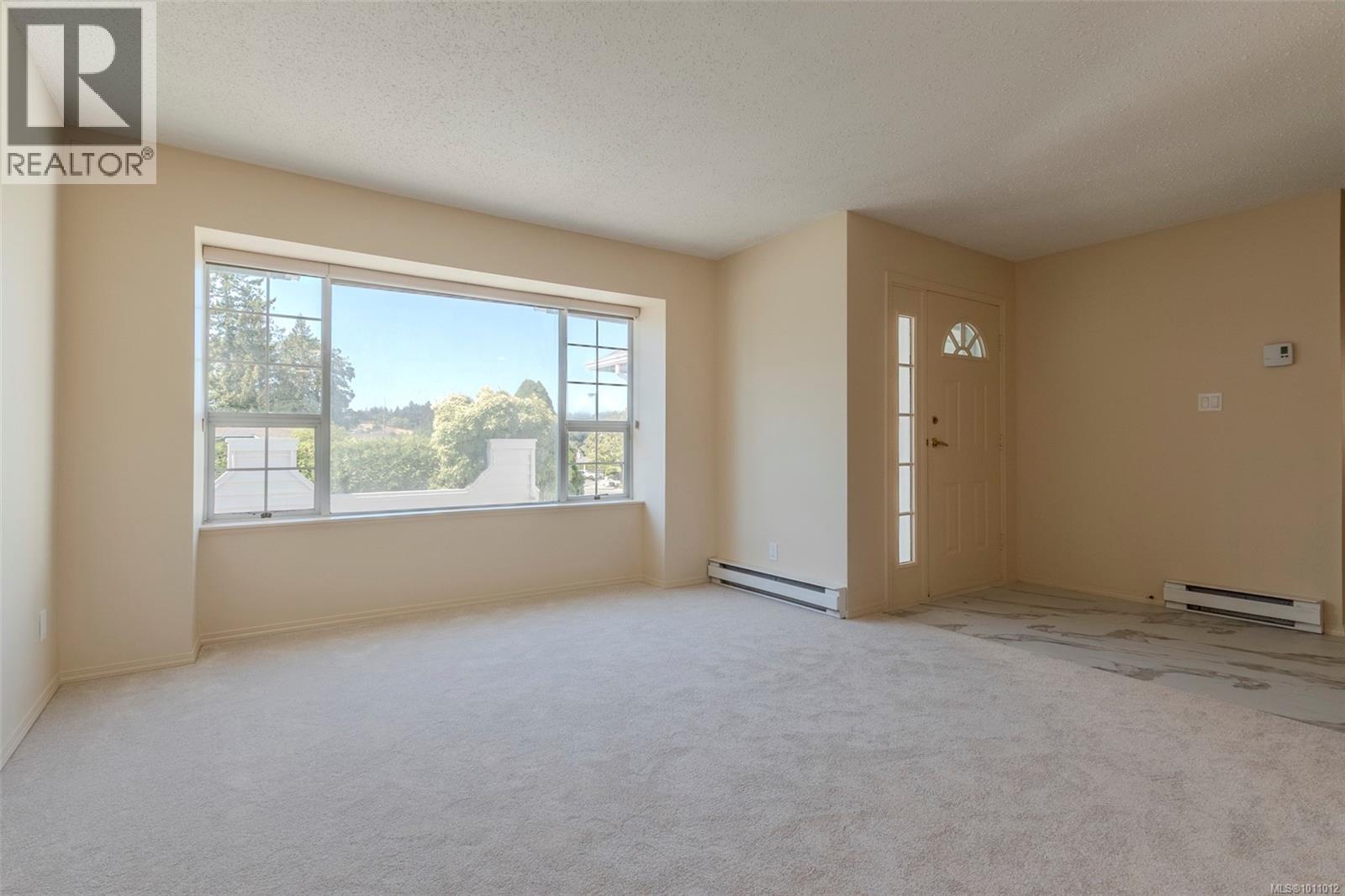 Property at 3697 Arbutus Dr N image 3