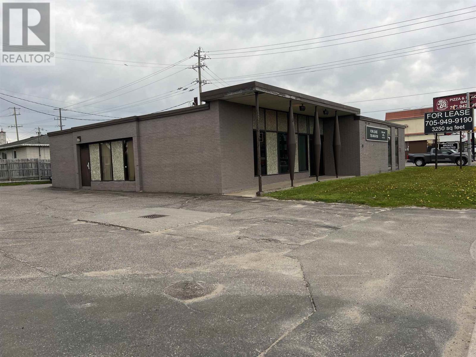 85 Great Northern Rd, Sault Ste Marie, Ontario  P6B 4Y8 - Photo 1 - SM252267