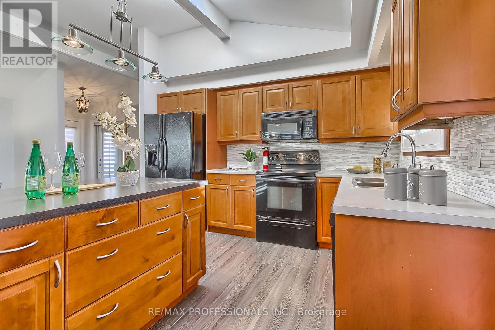 425 Canterbury Crescent, Oakville, Ontario  L6J 5K8 - Photo 14 - W12346890