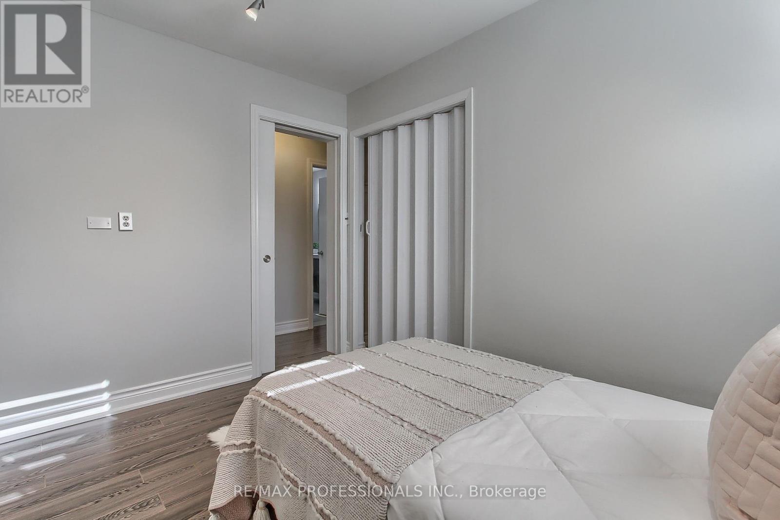 425 Canterbury Crescent, Oakville, Ontario  L6J 5K8 - Photo 28 - W12346890