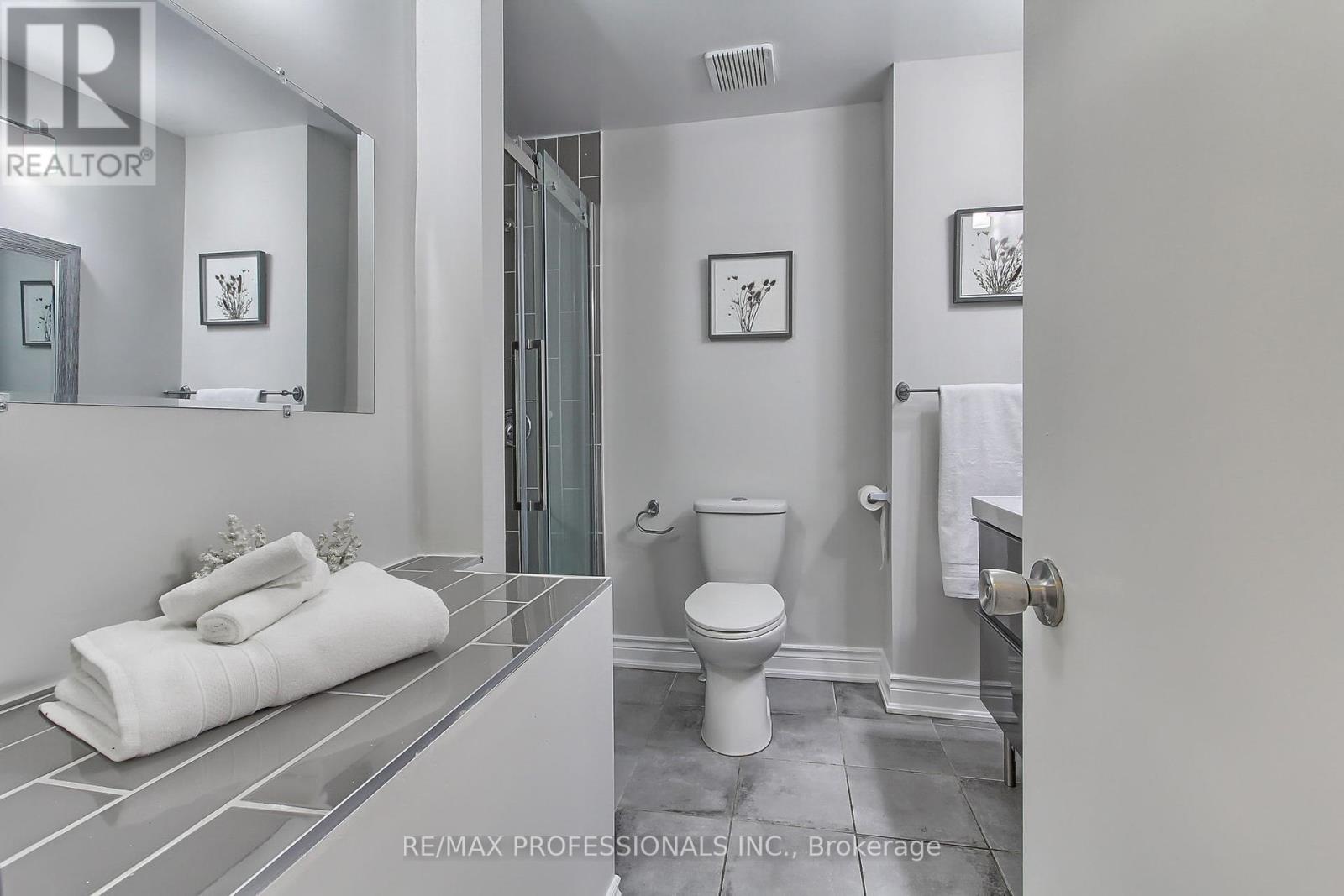 425 Canterbury Crescent, Oakville, Ontario  L6J 5K8 - Photo 29 - W12346890