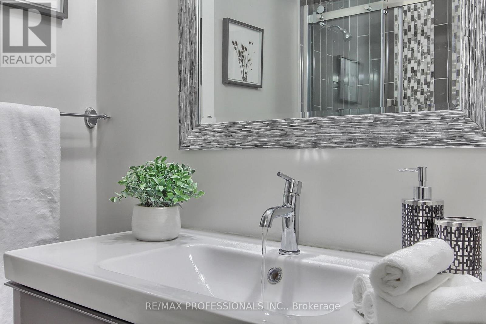 425 Canterbury Crescent, Oakville, Ontario  L6J 5K8 - Photo 31 - W12346890