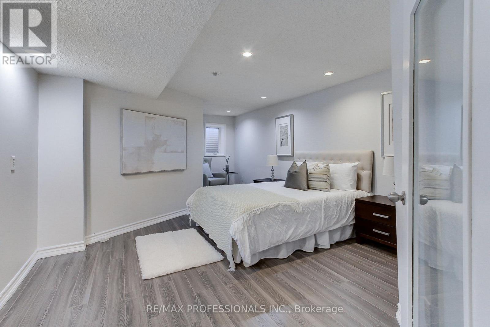 425 Canterbury Crescent, Oakville, Ontario  L6J 5K8 - Photo 38 - W12346890