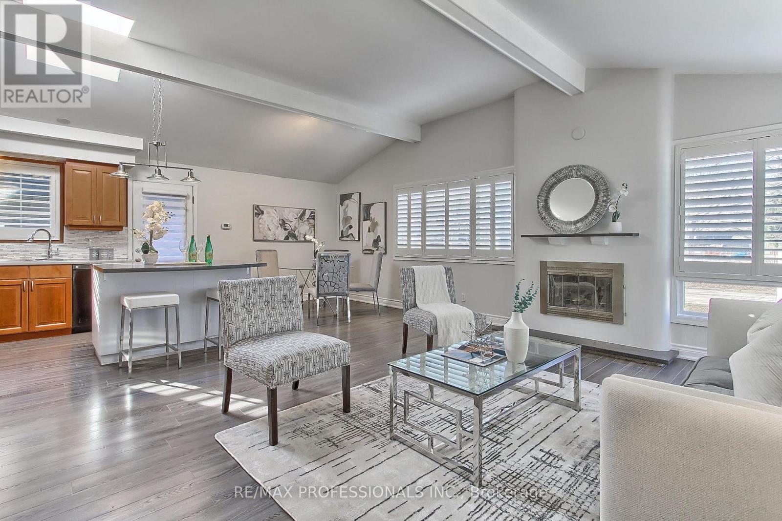 425 Canterbury Crescent, Oakville, Ontario  L6J 5K8 - Photo 9 - W12346890