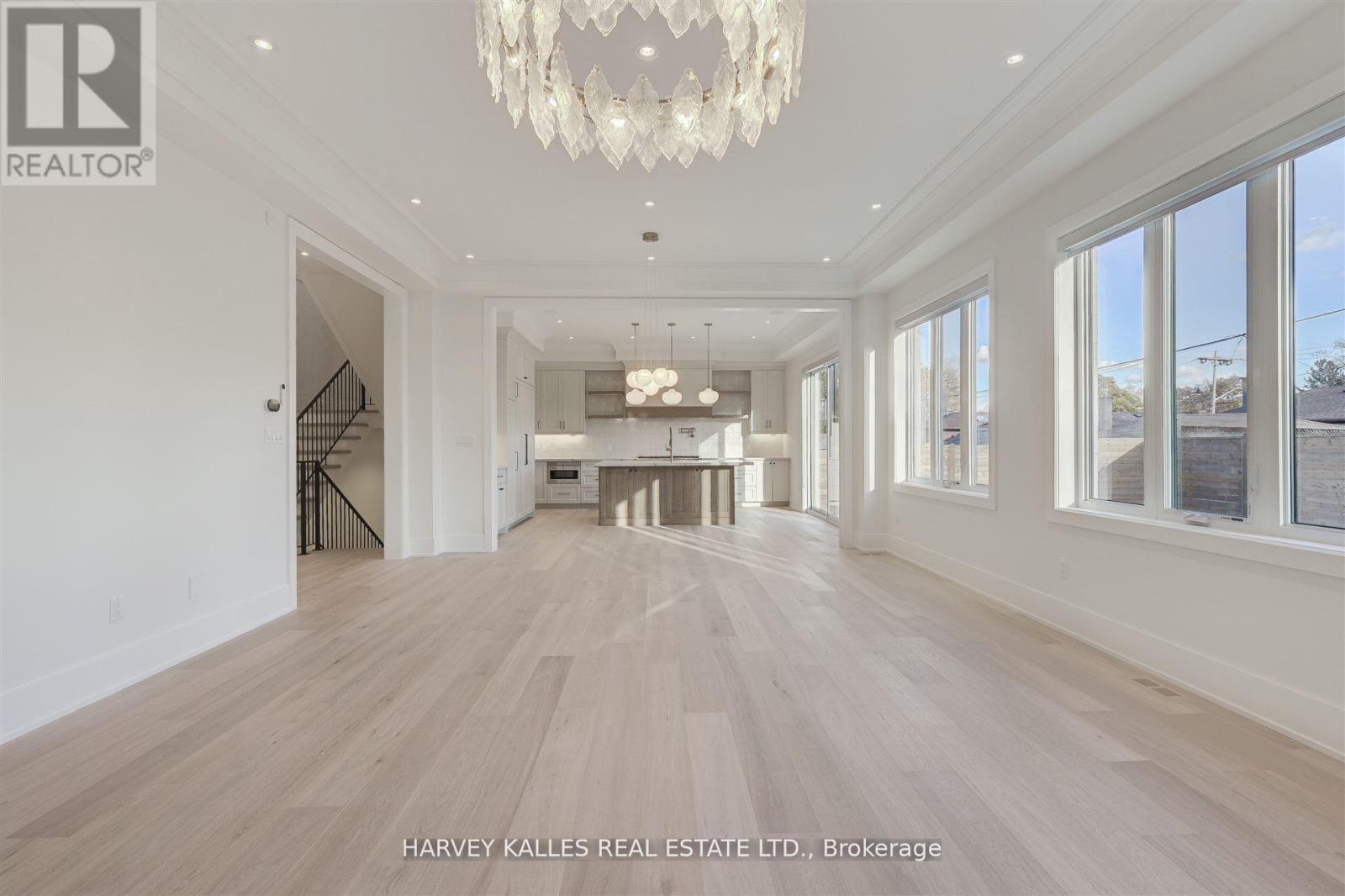 15 Drury Lane, Toronto, Ontario  M9P 1P8 - Photo 11 - W12346963