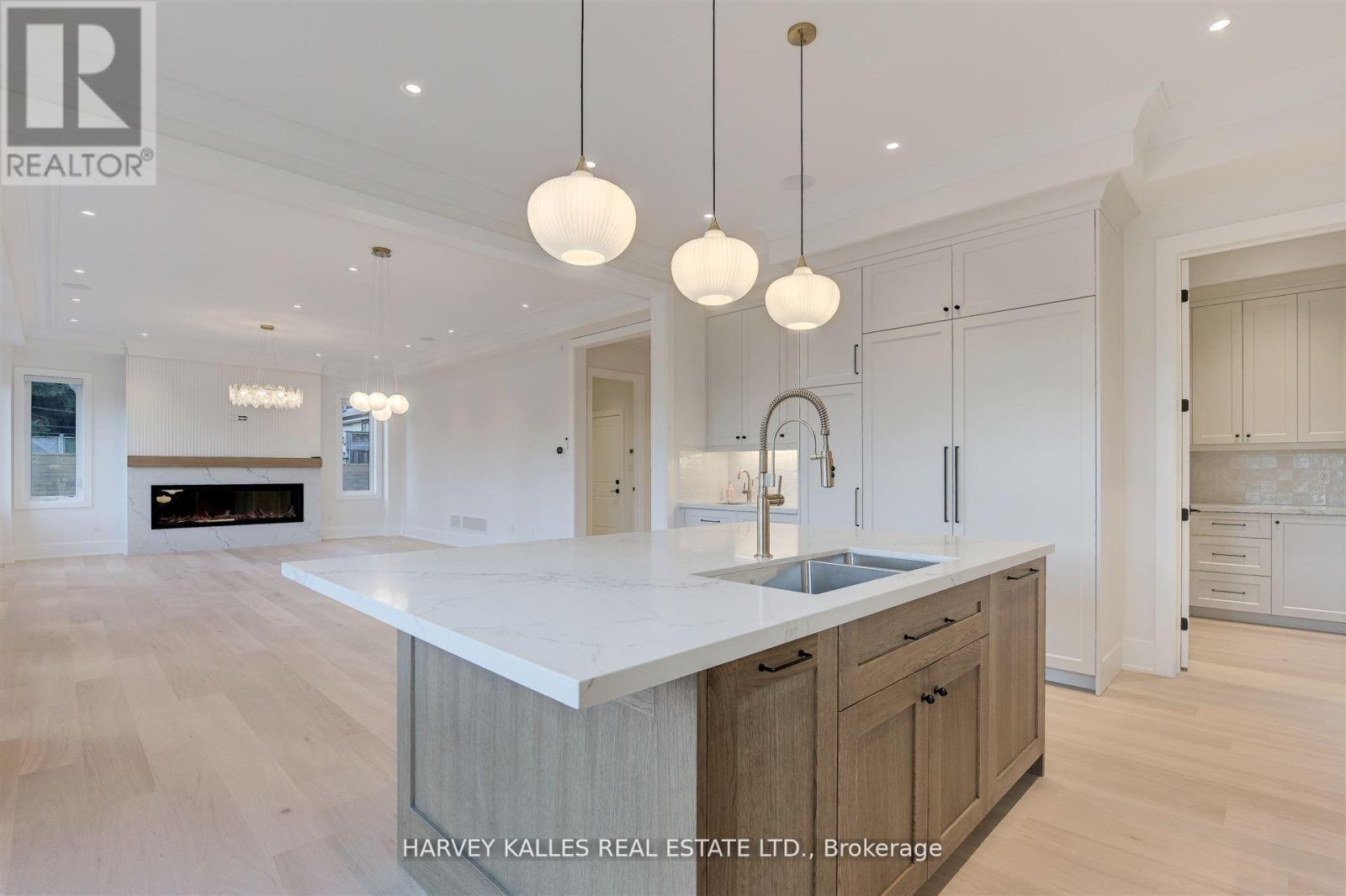 15 Drury Lane, Toronto, Ontario  M9P 1P8 - Photo 20 - W12346963