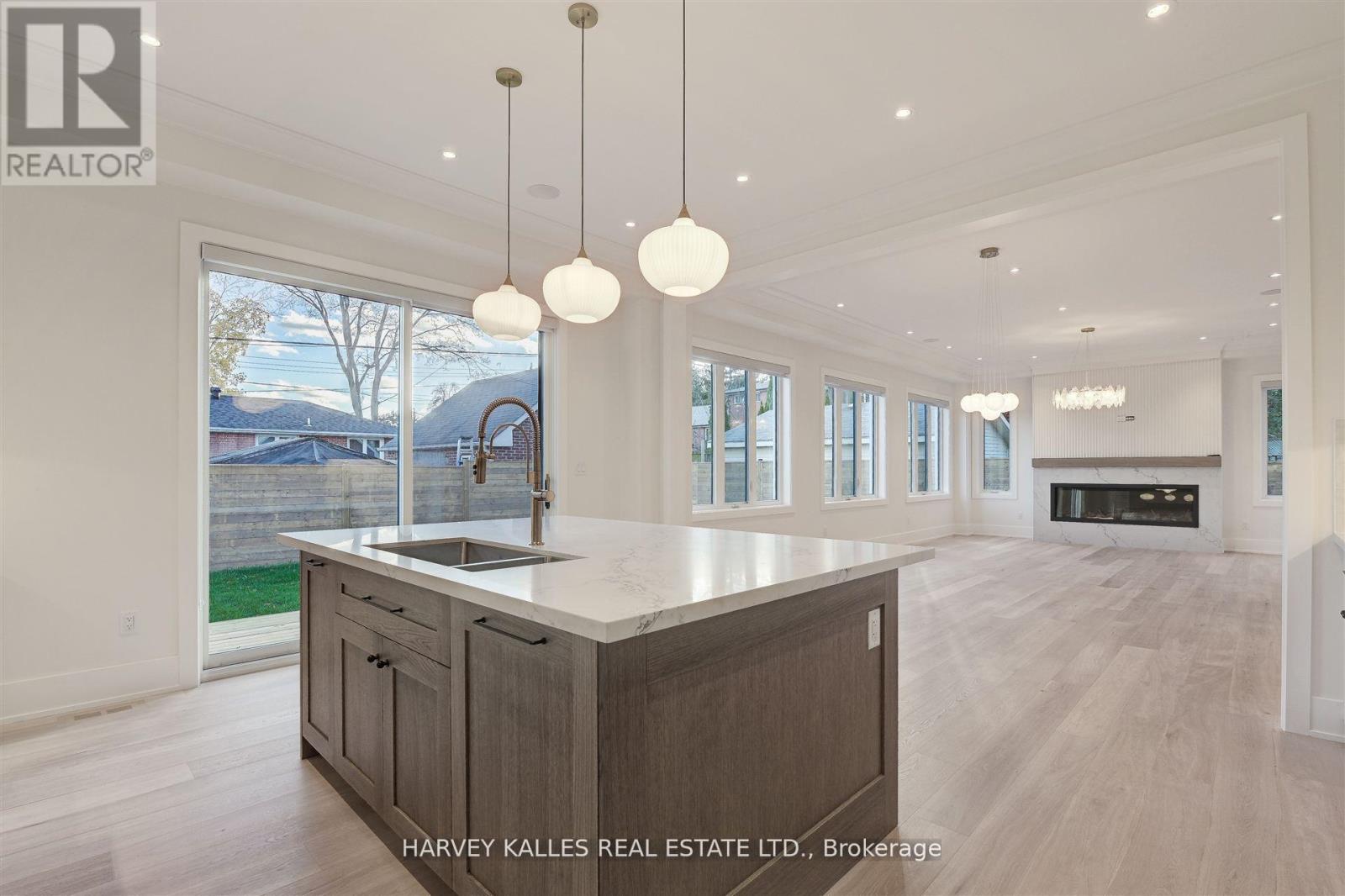 15 Drury Lane, Toronto, Ontario  M9P 1P8 - Photo 21 - W12346963