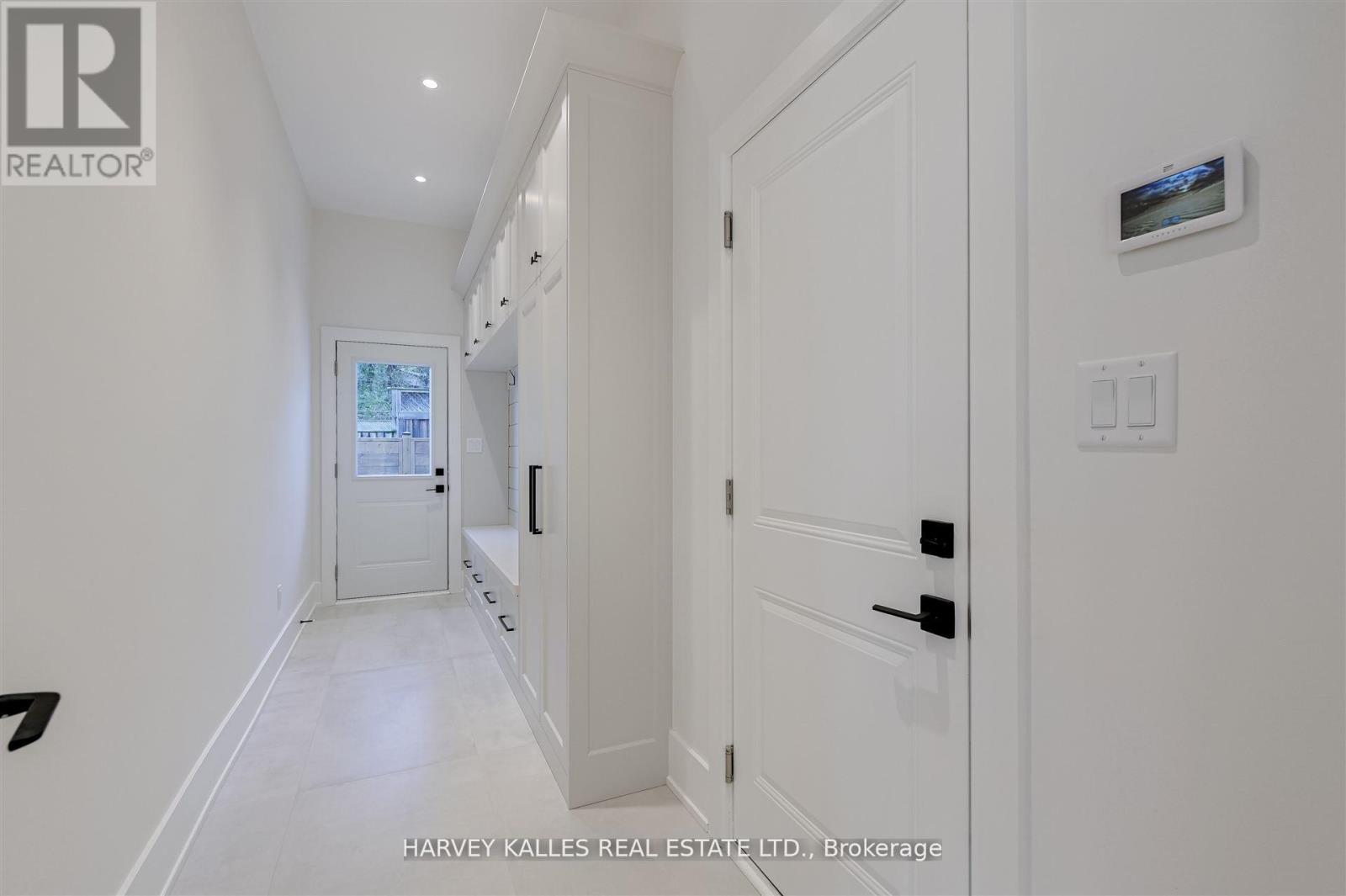 15 Drury Lane, Toronto, Ontario  M9P 1P8 - Photo 22 - W12346963