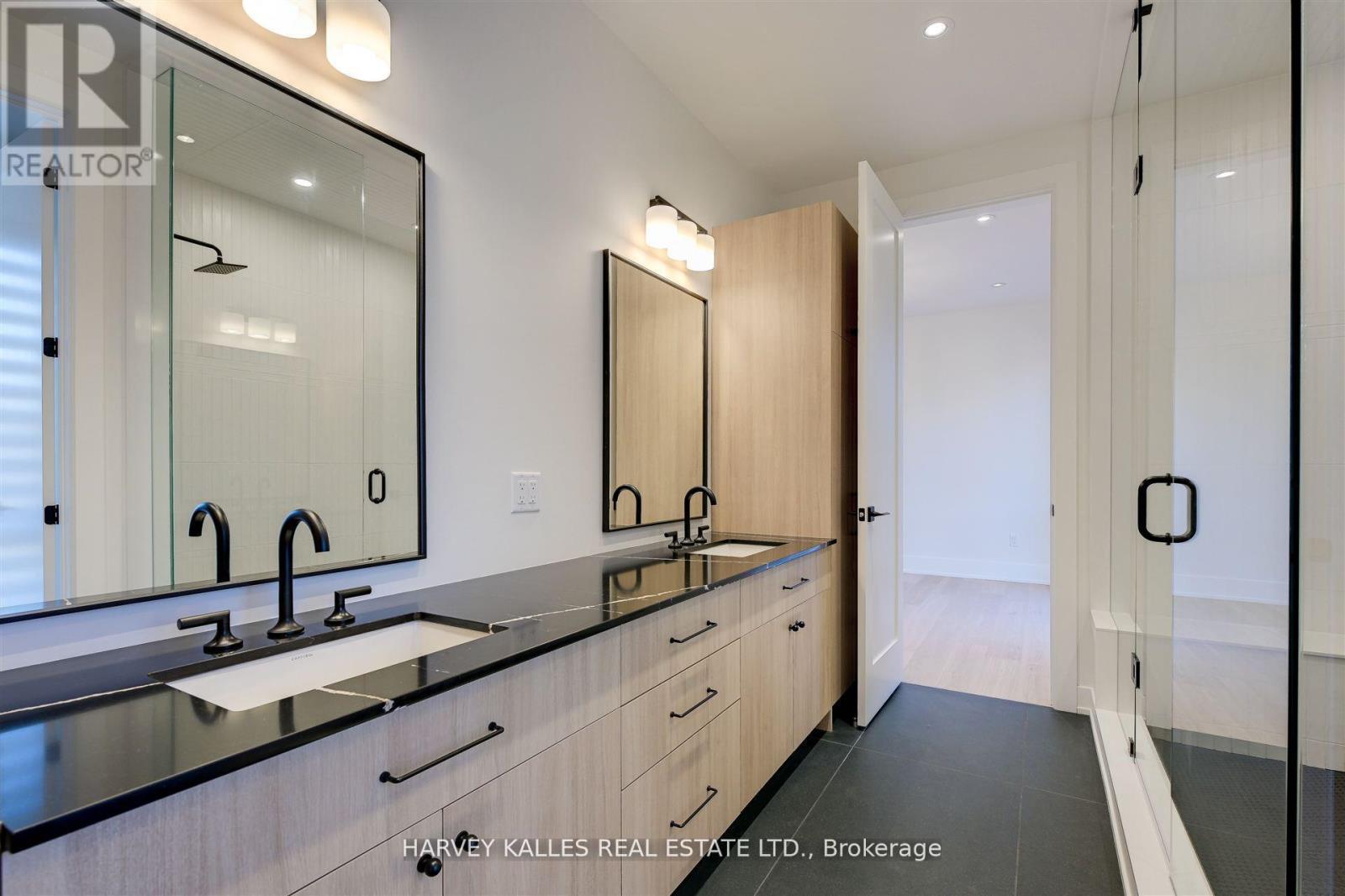 15 Drury Lane, Toronto, Ontario  M9P 1P8 - Photo 35 - W12346963