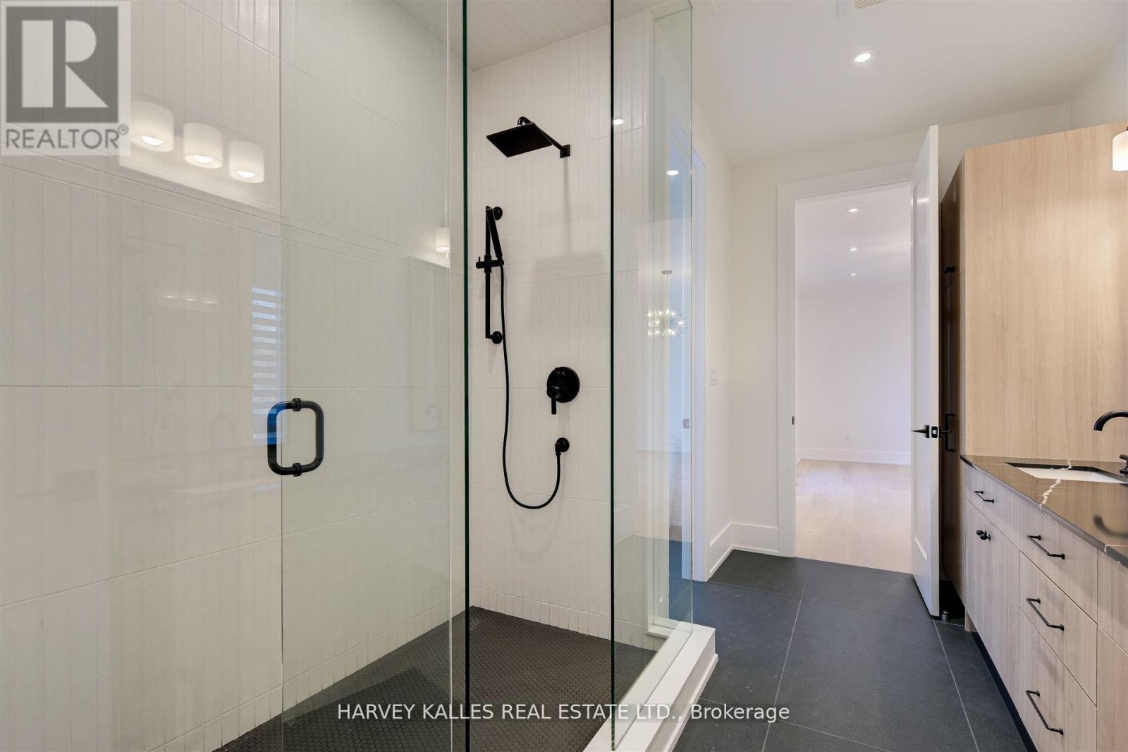 15 Drury Lane, Toronto, Ontario  M9P 1P8 - Photo 36 - W12346963