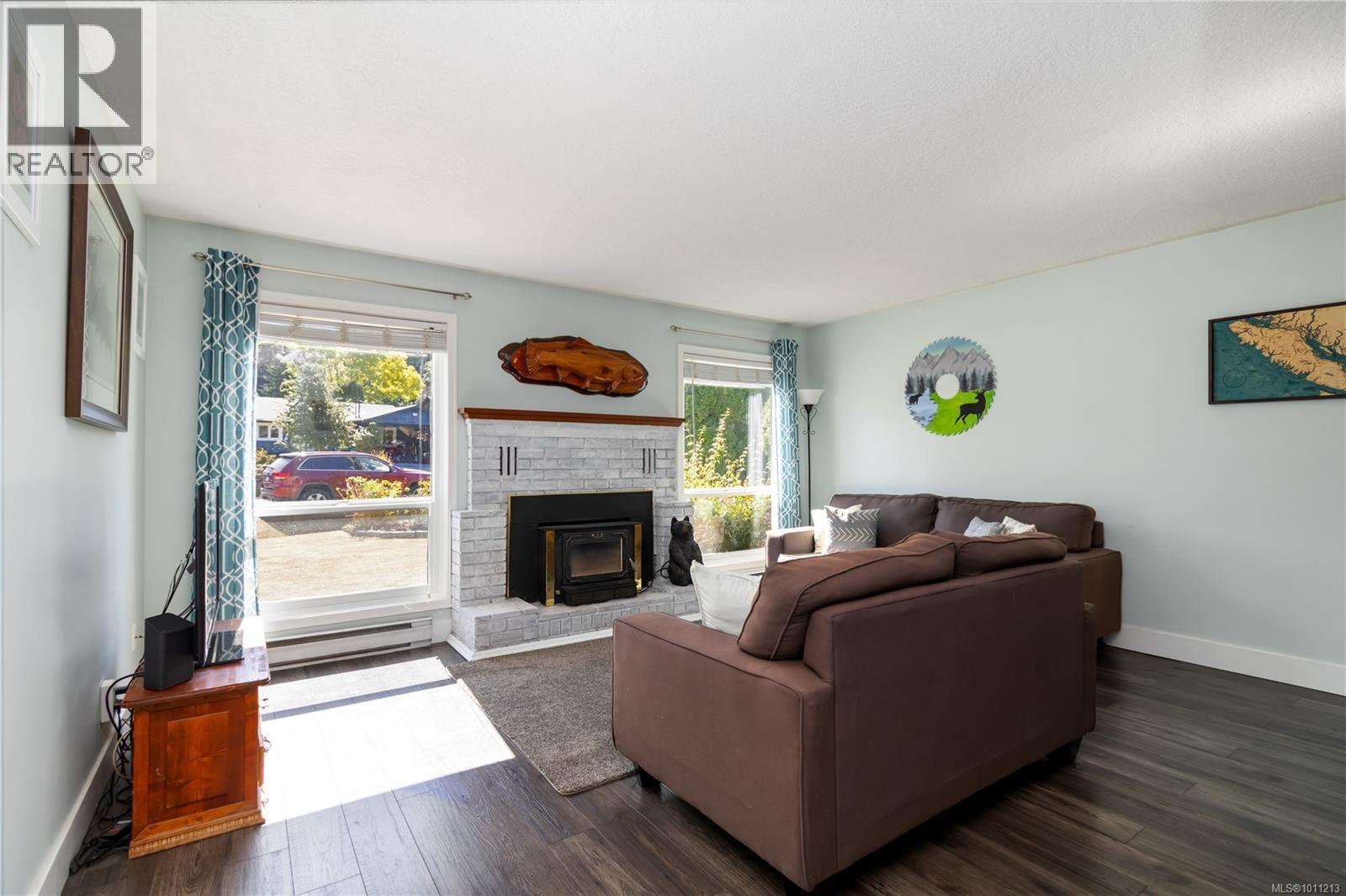 Property at 3264 Southglen Dr image 5