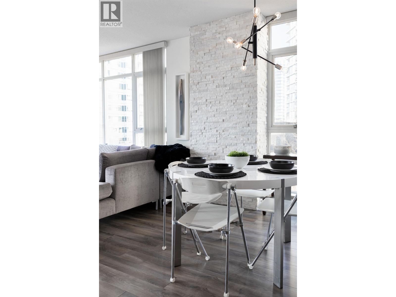 Listing Picture 12 of 40 : 506 1483 HOMER STREET, Vancouver / 溫哥華 - 魯藝地產 Yvonne Lu Group - MLS Medallion Club Member