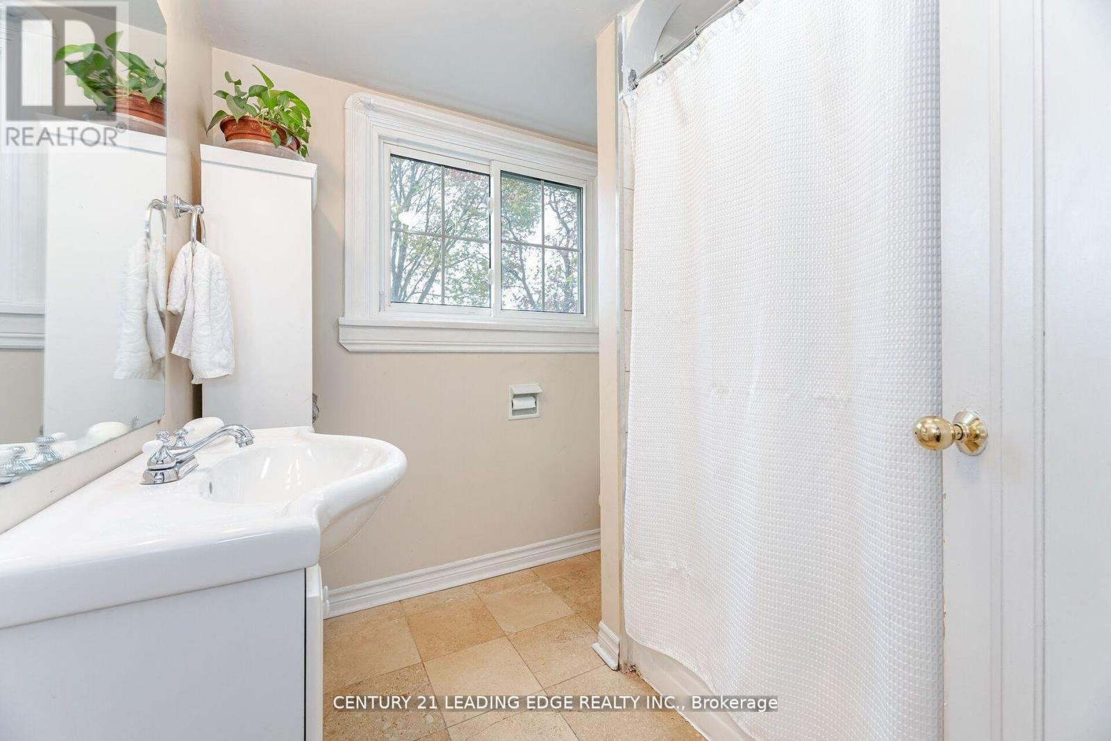 980 King Street E, Oshawa, Ontario  L1H 1H2 - Photo 34 - E12347111