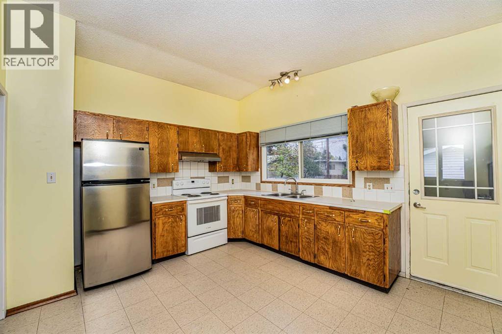 Property at 7416 Hunterfield Road NW image 4